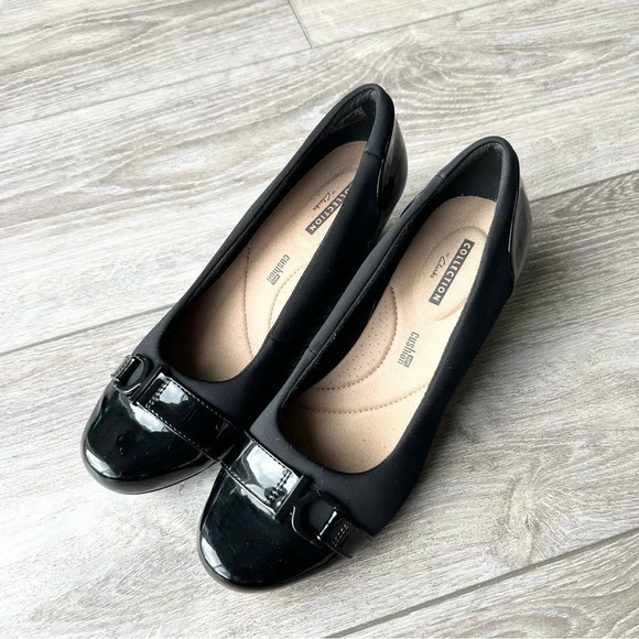 Clarks Women's Flores Poppy Pumps - Picture 2 of 14